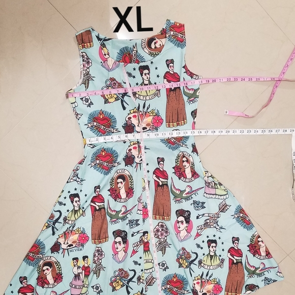 Frida Kahlo dress - Picture 5 of 8